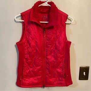 L.L. Bean red quilted vest with Sherpa collar size extra small petite